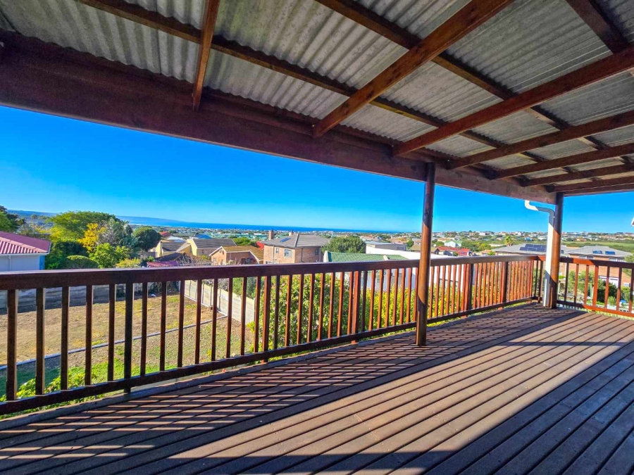 4 Bedroom Property for Sale in Stilbaai Wes Western Cape
